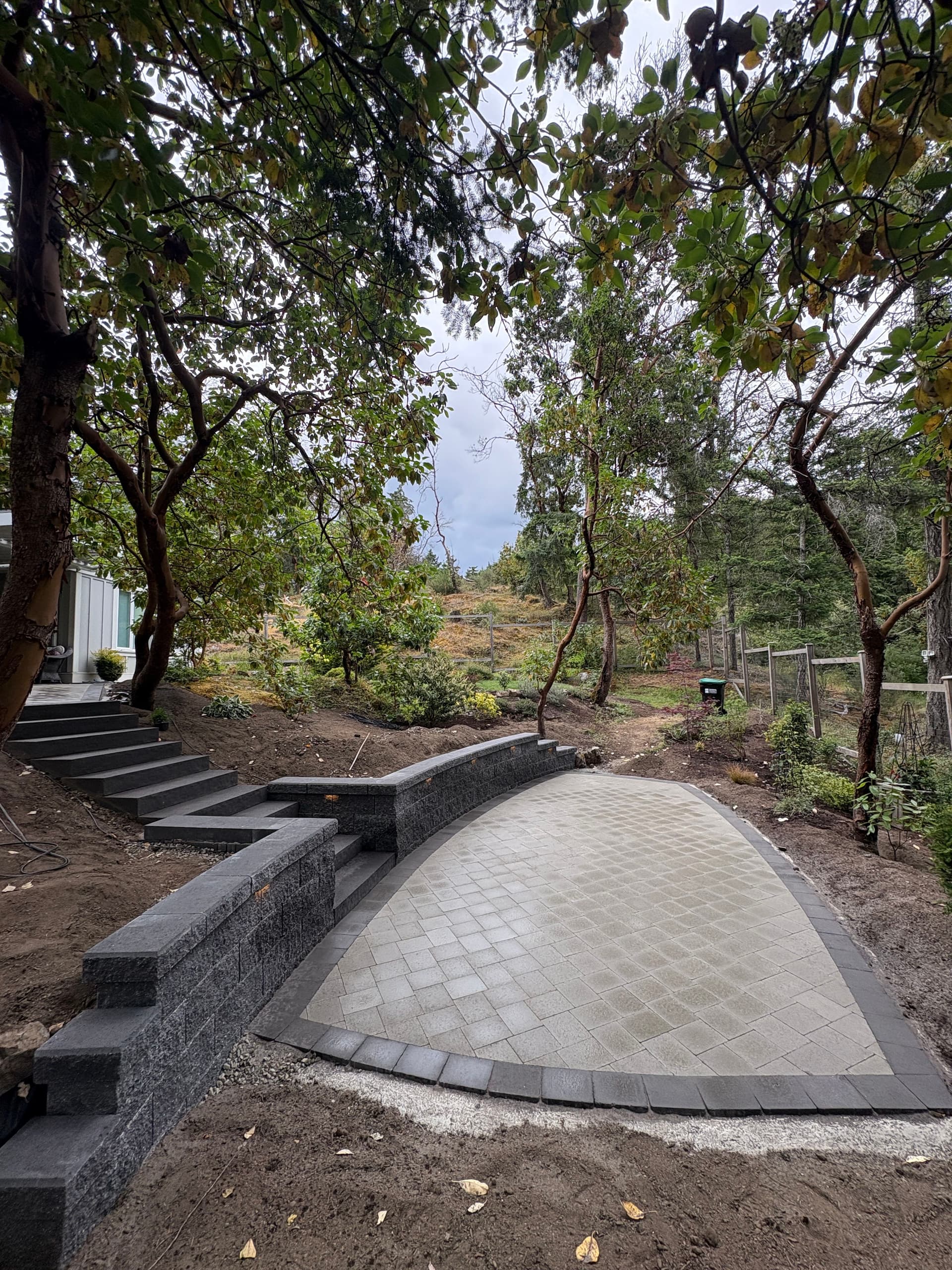 Gallery photos for Paver Patio, Stairs and Walkways Built in Nanoose: Image #2