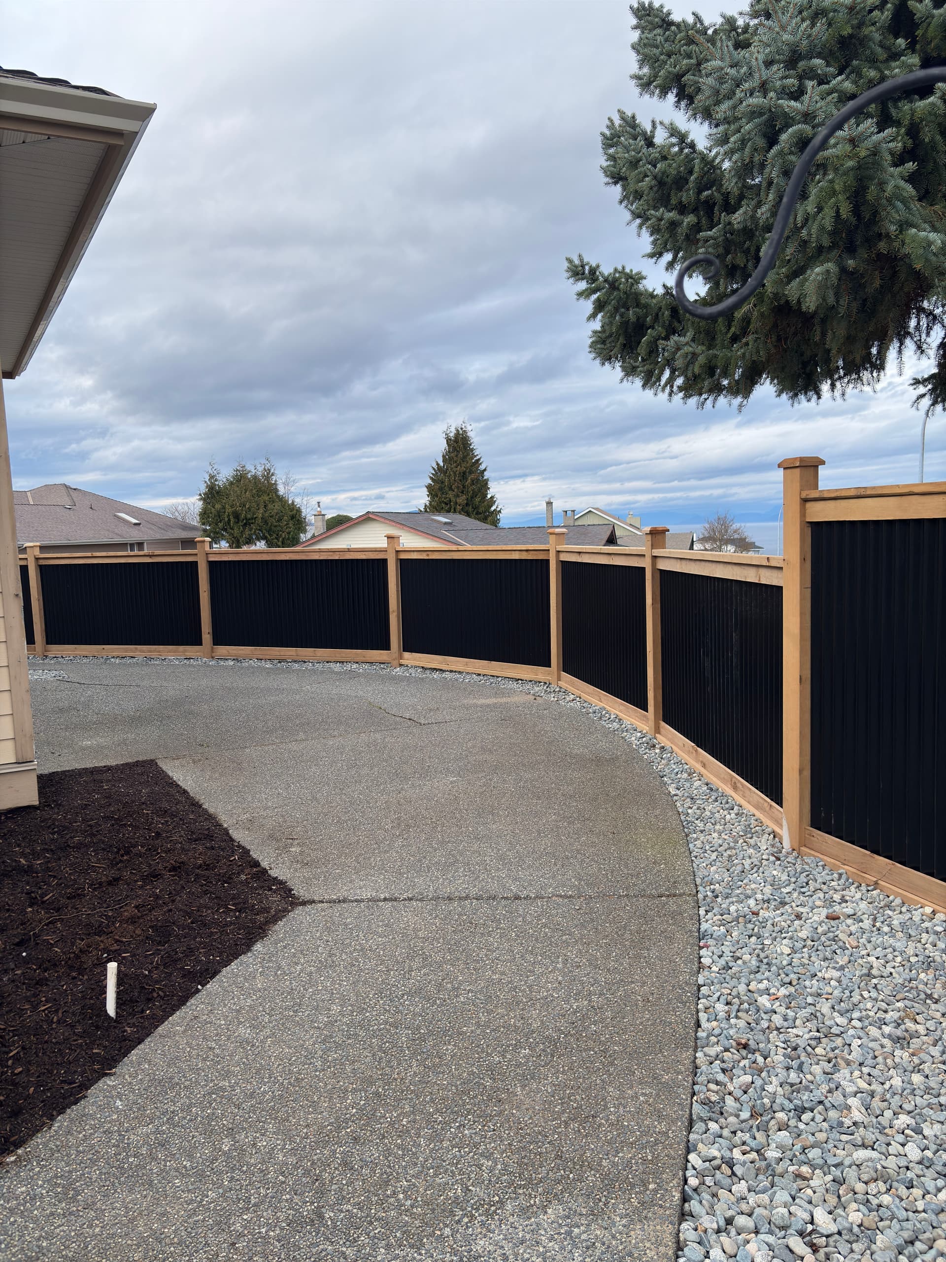 Gallery photos for Creating a Cohesive Outdoor Oasis: Image #4